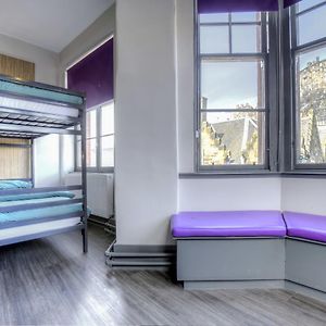 6 Bed Private Room Castle View